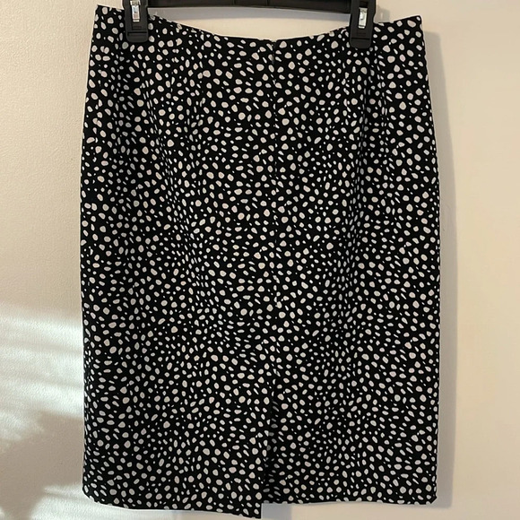 J. Crew Polka Dot Pencil Skirt 8 - Picture 3 of 6